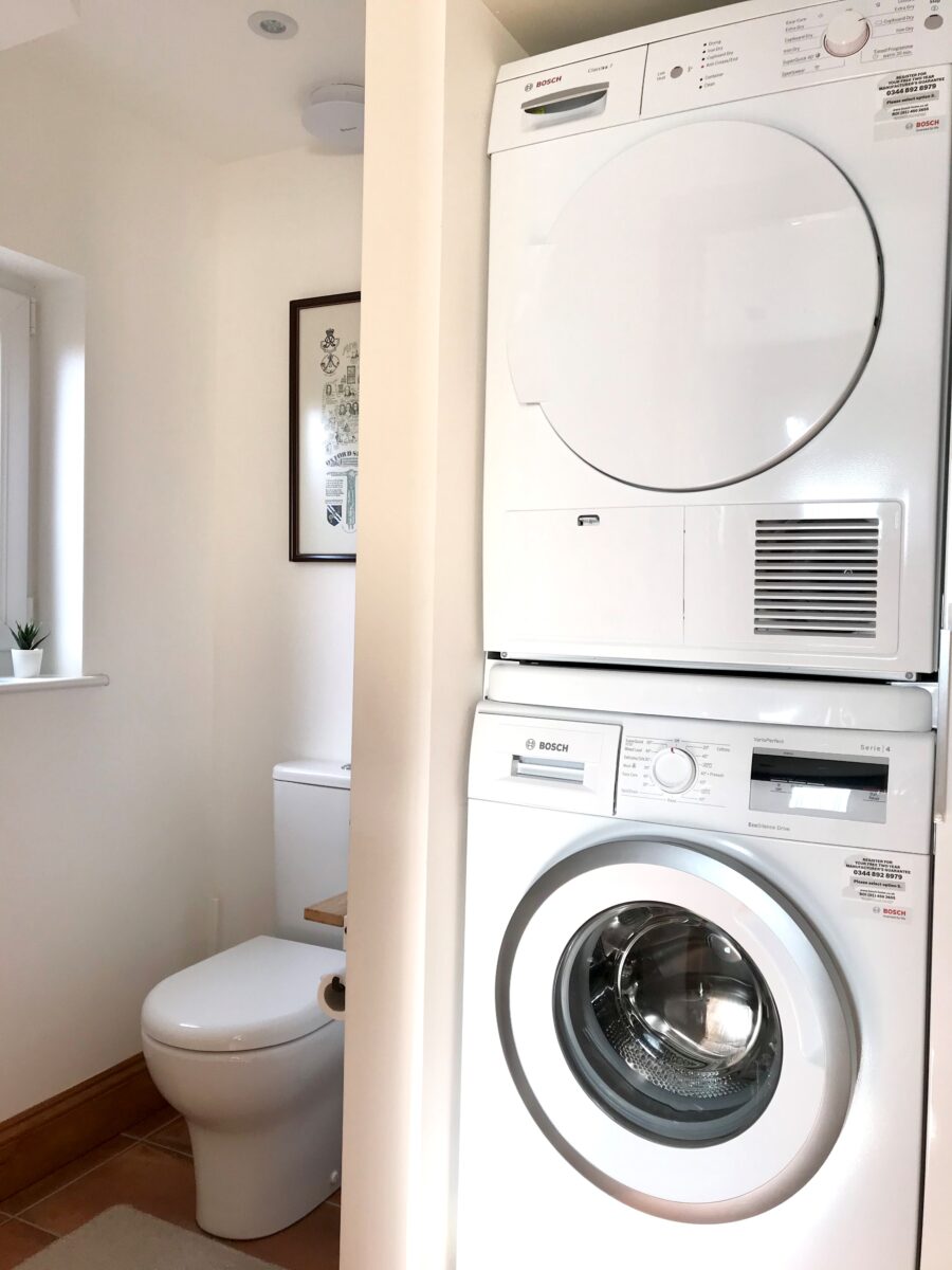 Modern & Stylish 3 Bedroom House with parking - Fully Serviced Accommodation