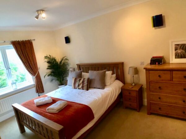Spacious 5 Bedroom House in Jericho - Fully Serviced Accommodation