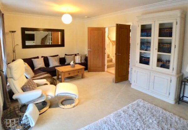 Spacious 5 Bedroom House in Jericho - Fully Serviced Accommodation