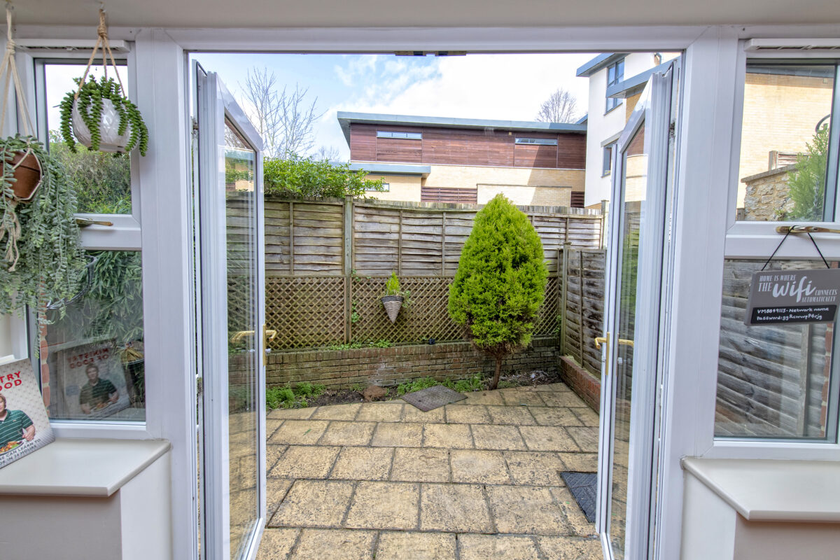 St Clements - Quintessentially British 3 Bedroom House - Fully Serviced Accommodation