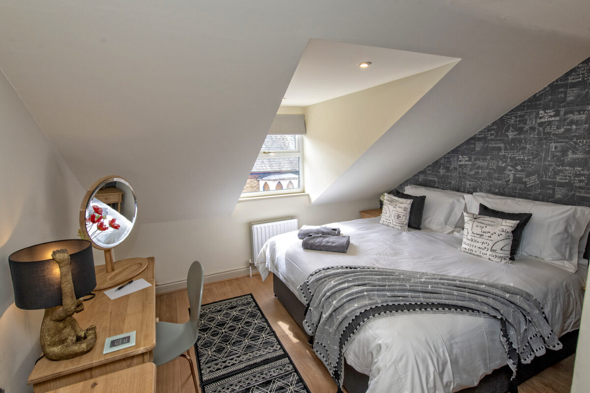 St Clements - Quintessentially British 3 Bedroom House - Fully Serviced Accommodation