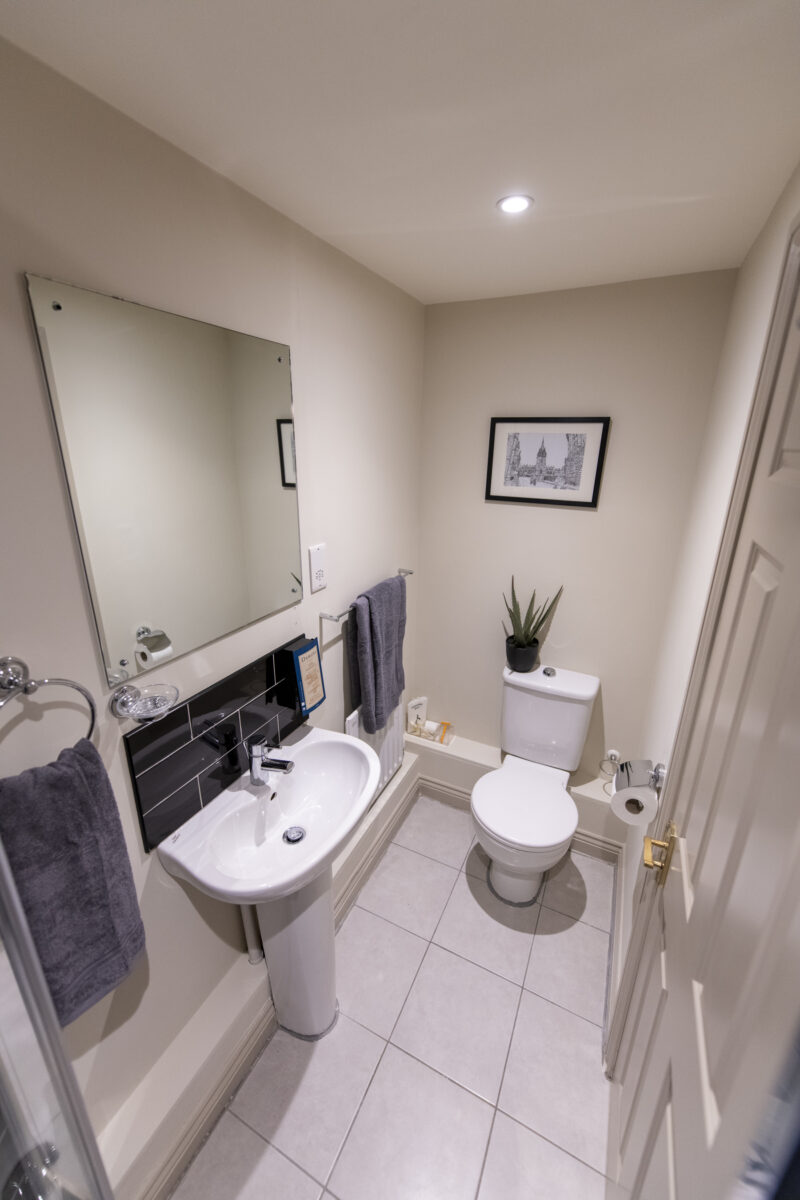 St Clements - Quintessentially British 3 Bedroom House - Fully Serviced Accommodation