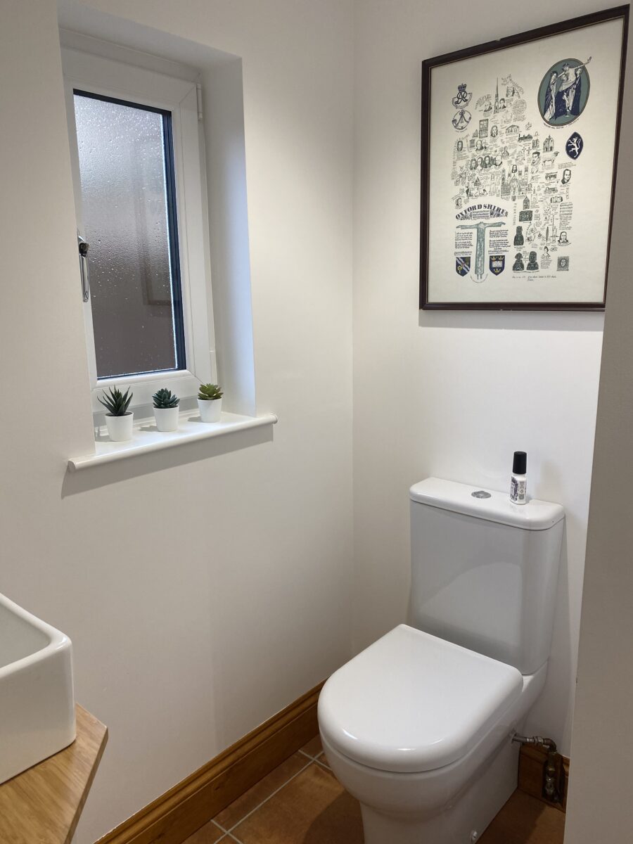 Modern & Stylish 3 Bedroom House with parking - Fully Serviced Accommodation