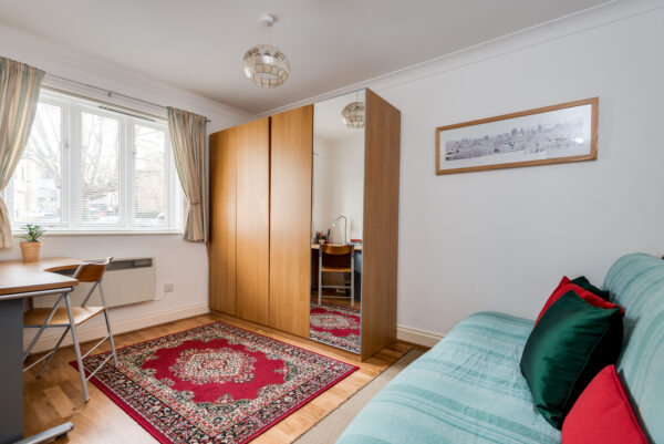 14 Paradise Street, Oxford, UK (2 Bedroom Flat)