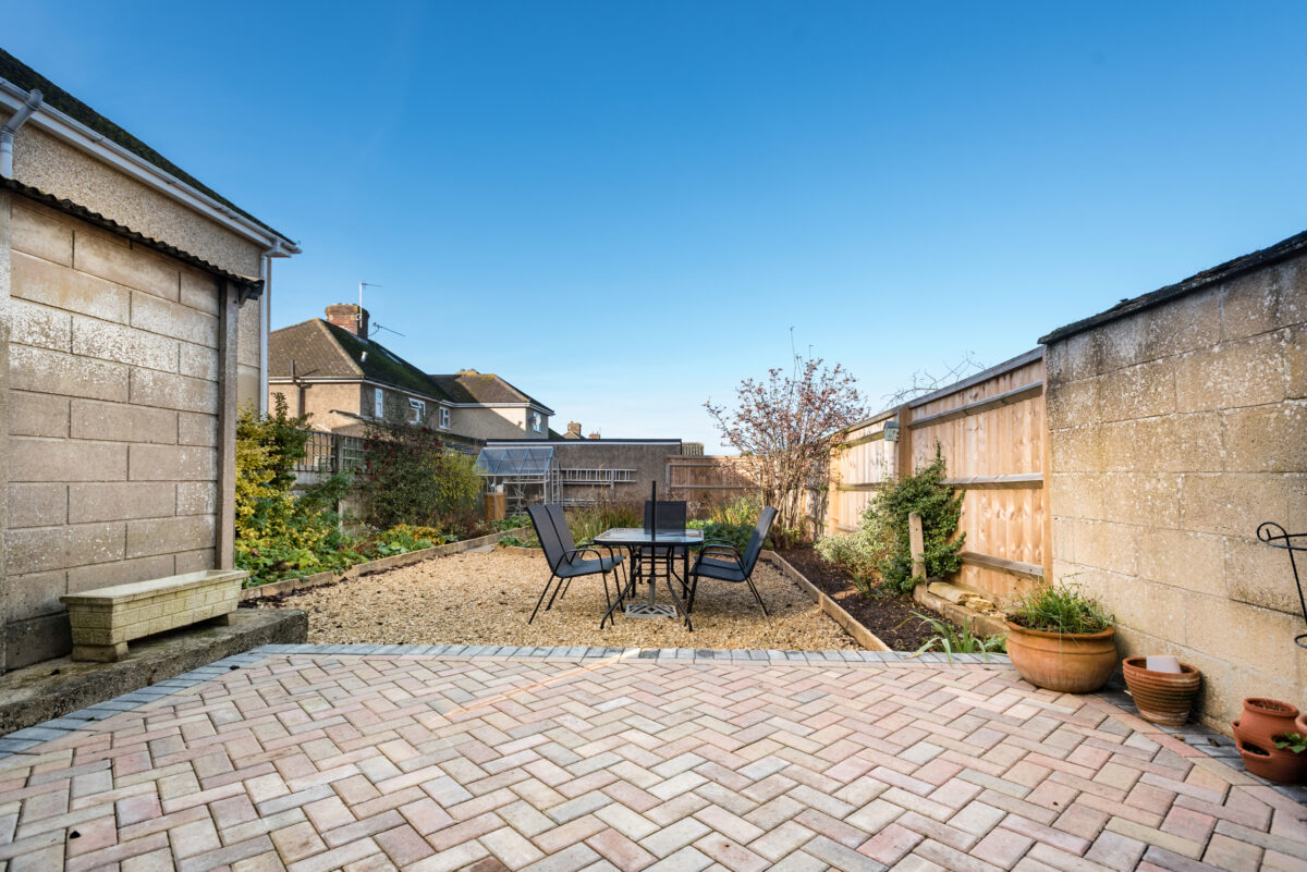 Modern & Stylish 3 Bedroom House with parking - Fully Serviced Accommodation