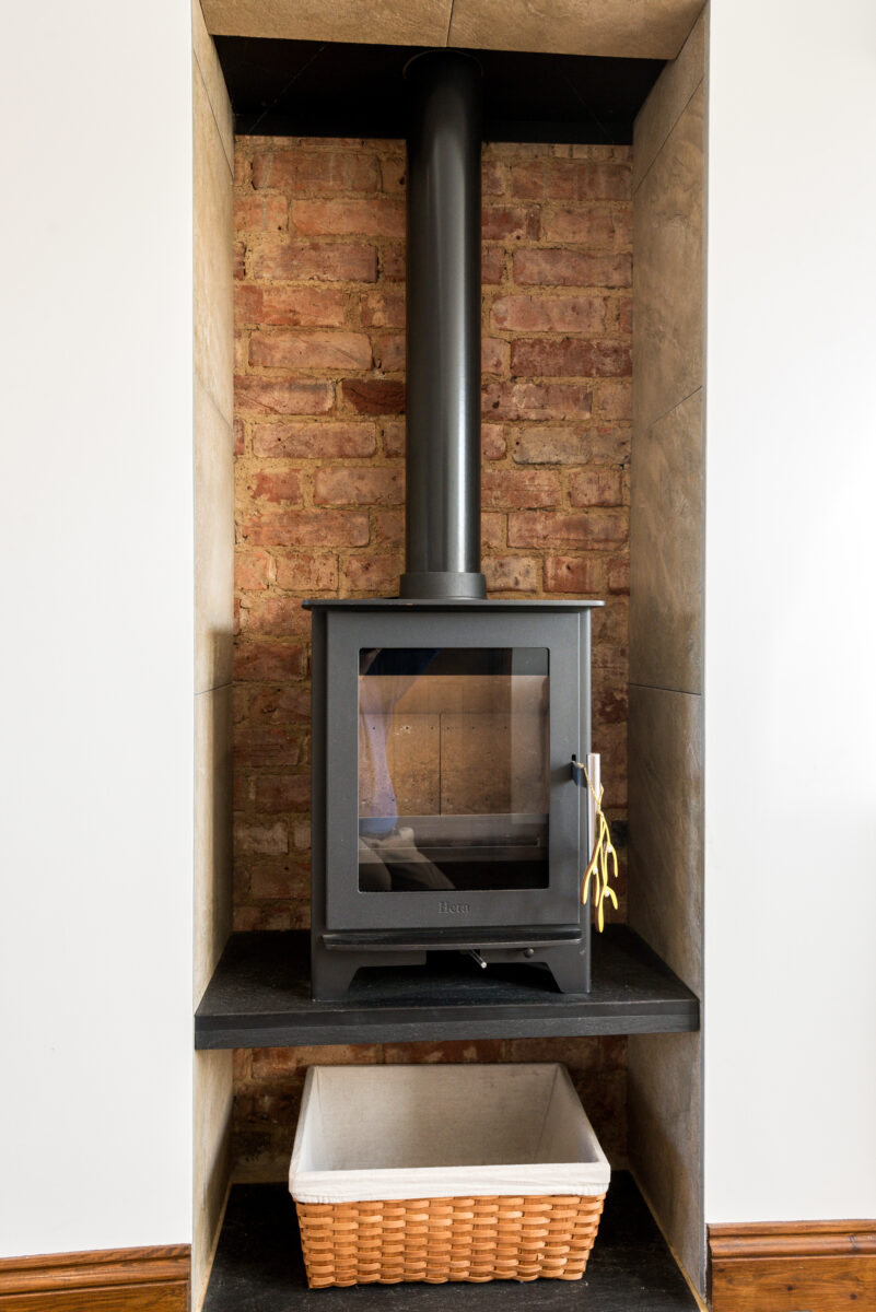 Modern & Stylish 3 Bedroom House with parking - Fully Serviced Accommodation