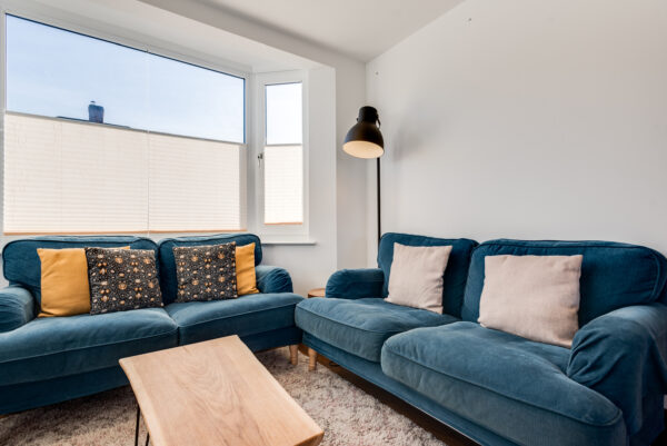 Modern & Stylish 3 Bedroom House with parking - Fully Serviced Accommodation