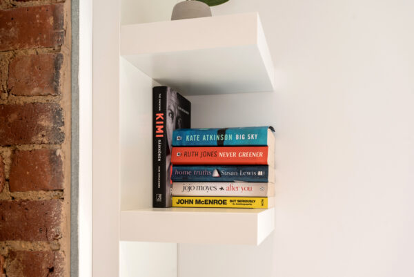 Modern & Stylish 3 Bedroom House with parking - Fully Serviced Accommodation