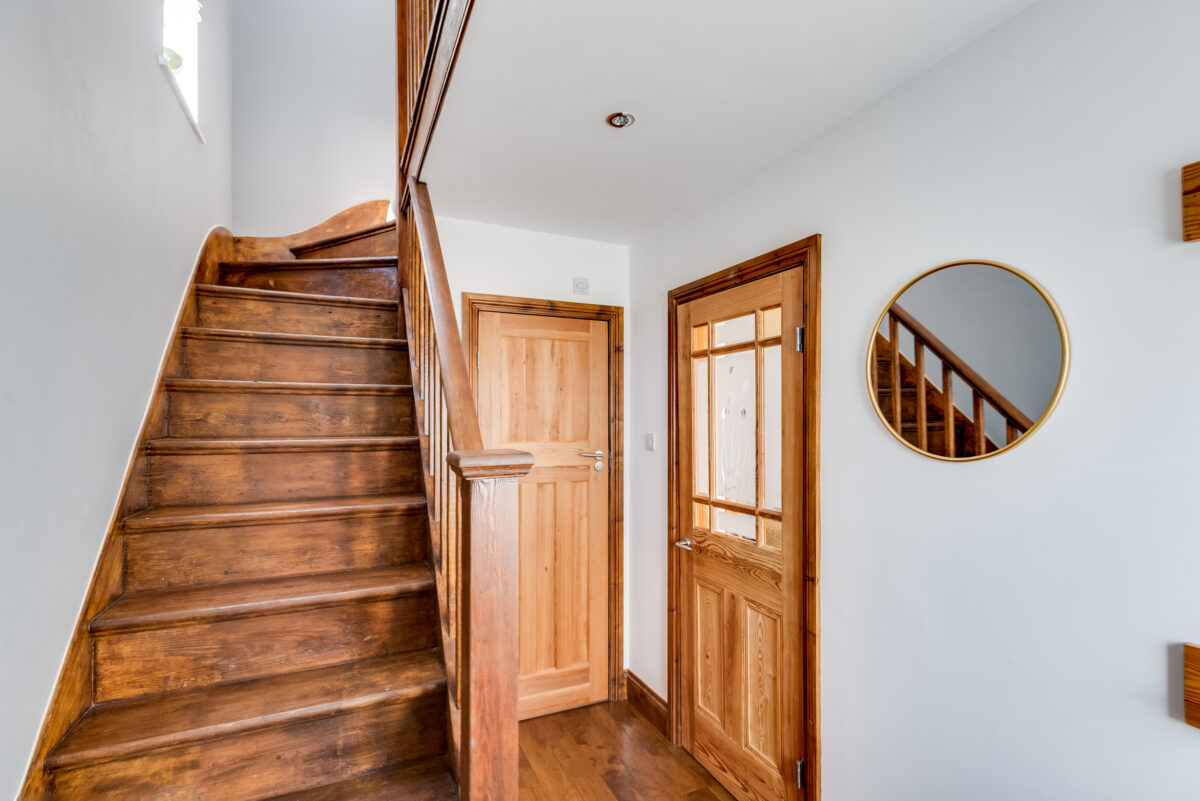 Modern & Stylish 3 Bedroom House with parking - Fully Serviced Accommodation