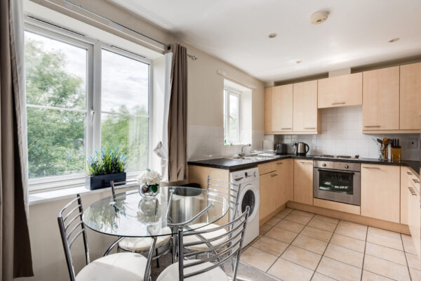 Fully Serviced 2 Bedroom Apartment - Short-Let - OX2