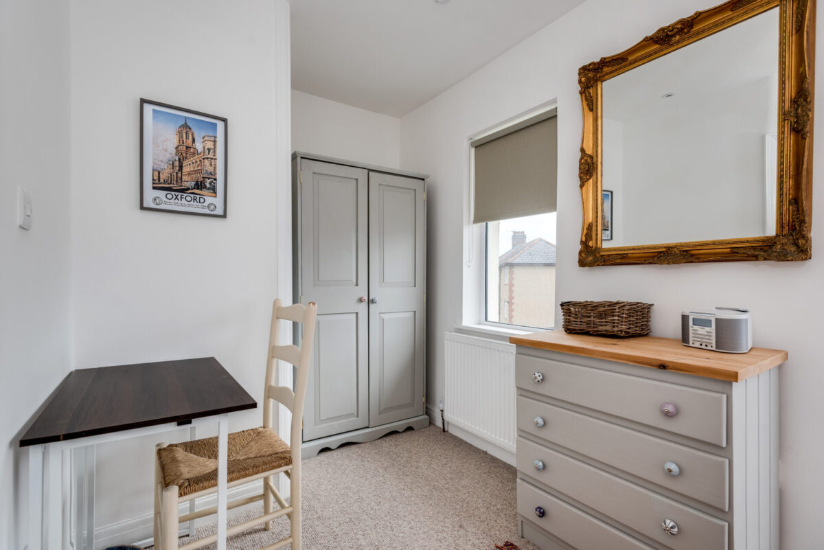 Tasteful 3-BR House with parking near Florence Park