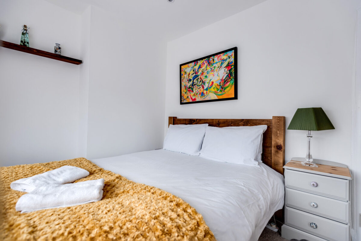 Tasteful 3-BR House with parking near Florence Park