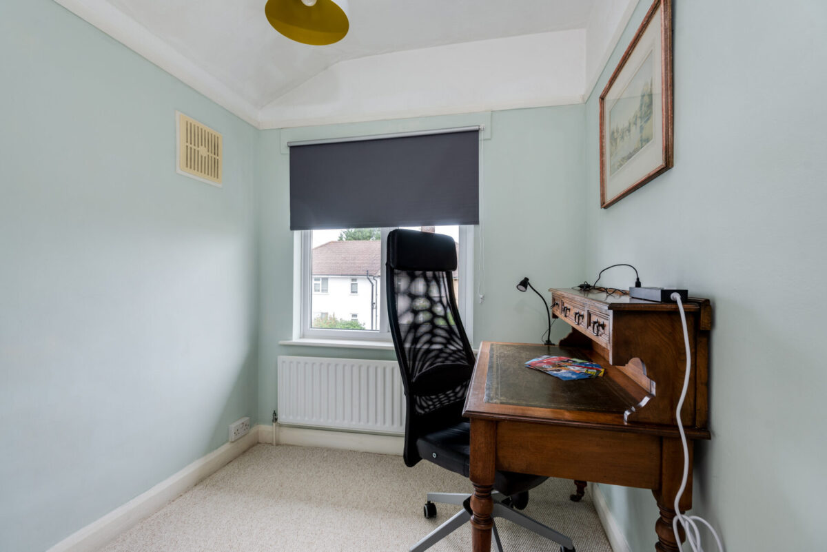 Fully Serviced 3-Bedroom Home with parking & garden