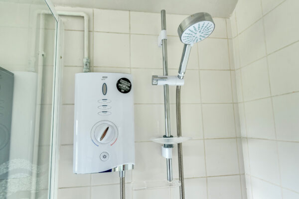 Fully Serviced 3-Bedroom Home with parking & garden