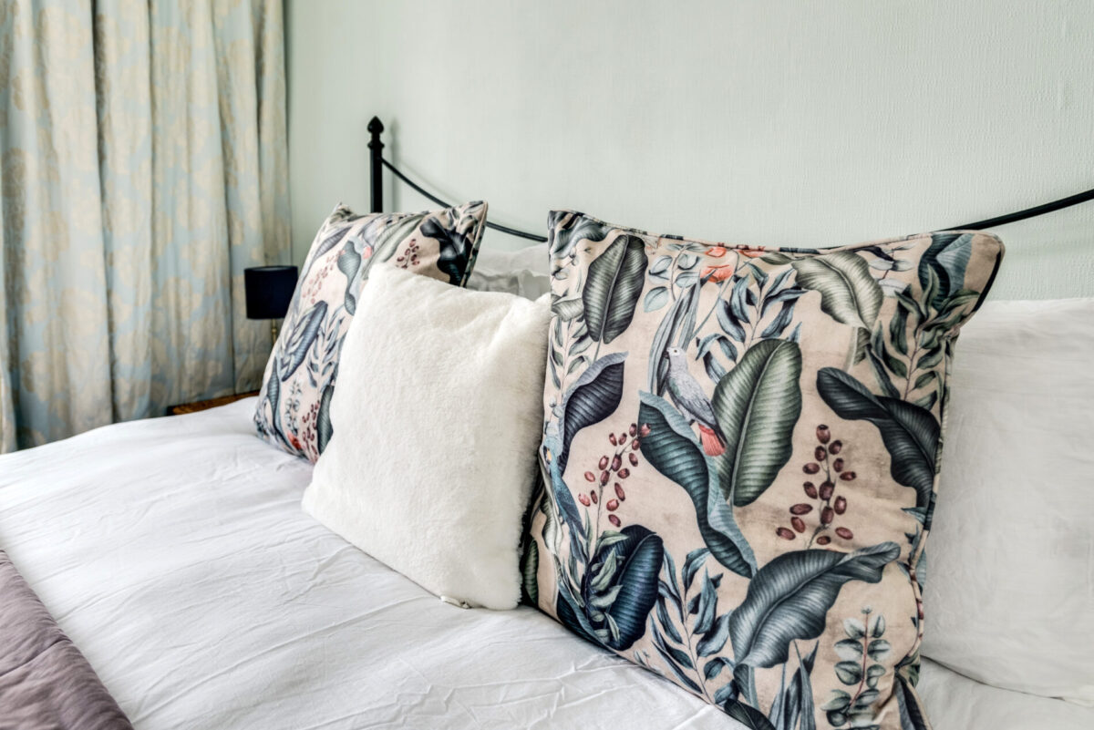 Fully Serviced 3-Bedroom Home with parking & garden