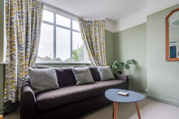 Fully Serviced 3-Bedroom Home with parking & garden